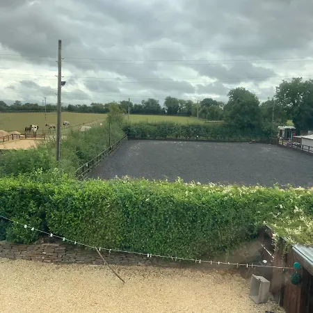 Old Gloucester Road Farm Bed & Breakfast