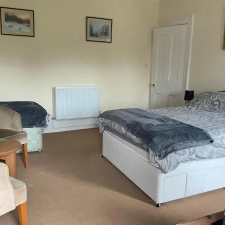 Old Gloucester Road Farm Bed & Breakfast
