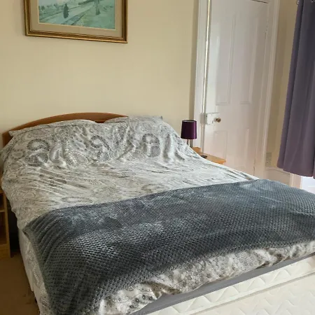 Old Gloucester Road Farm Bed & Breakfast Winterbourne